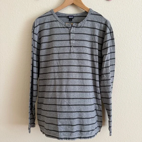 Patagonia Men’s Light Gray and Dark Gray Striped Short Sleeve Henley Size L - Picture 2 of 9